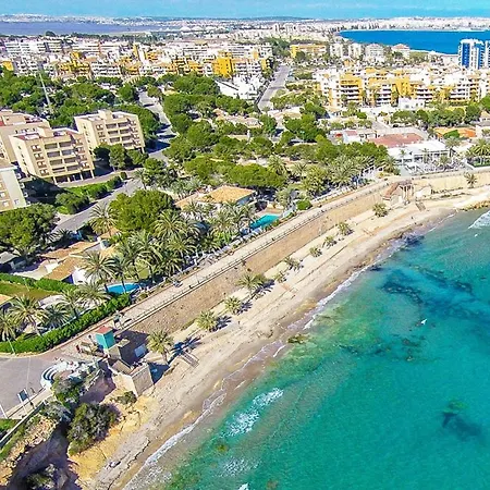 Casa Romina, Semi-detached With Shared Pool Near La Zenia Holiday home *