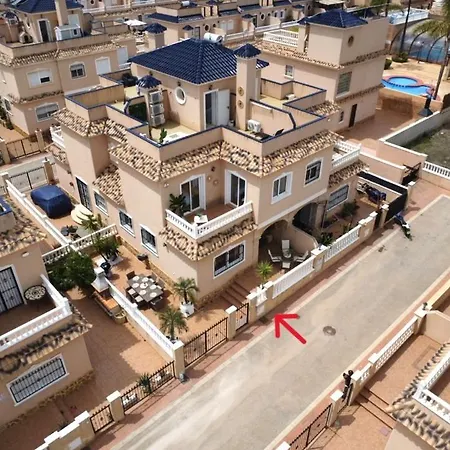 Casa Romina, Semi-detached With Shared Pool Near La Zenia Holiday home *