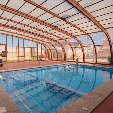 Casa Romina, Semi-detached With Shared Pool Near La Zenia Holiday home