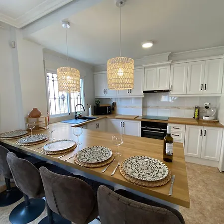 Casa Romina, Semi-detached With Shared Pool Near La Zenia * Orihuela