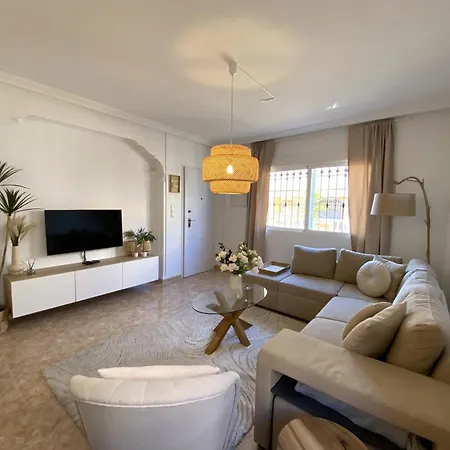 Casa Romina, Semi-detached With Shared Pool Near La Zenia * Orihuela