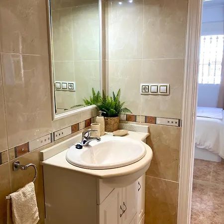 Casa Romina, Semi-detached With Shared Pool Near La Zenia *
